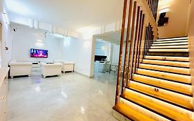 White House Sky View Theatre Villa In Gachibowli