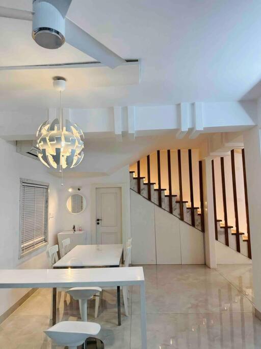 White House Sky View Theatre Villa In Gachibowli Exterior photo